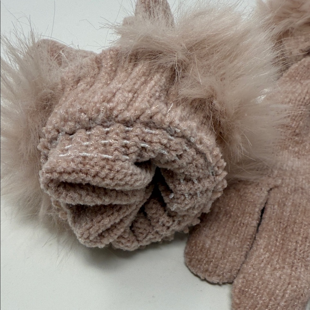 Pink Fuzzy Gloves - Picture 5 of 6